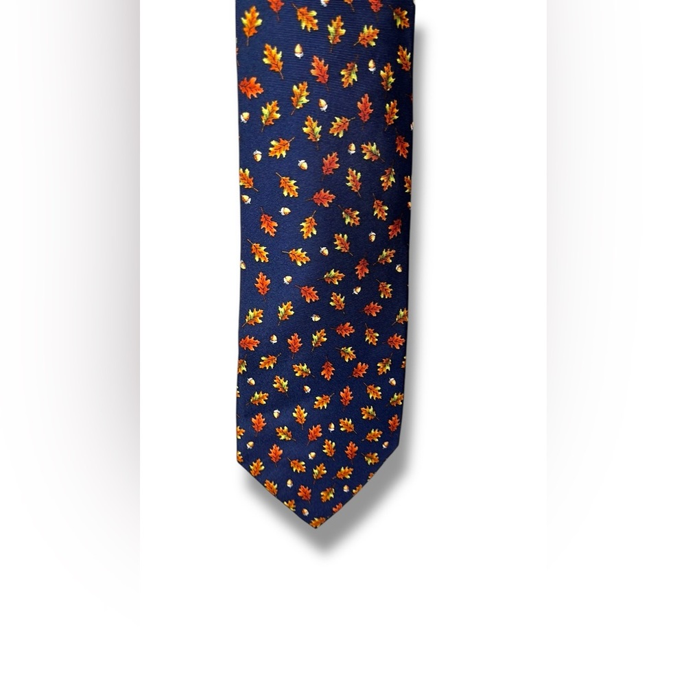 Alynn Neckwear Men's Oak Leaves Novelty Tie New Without Tags